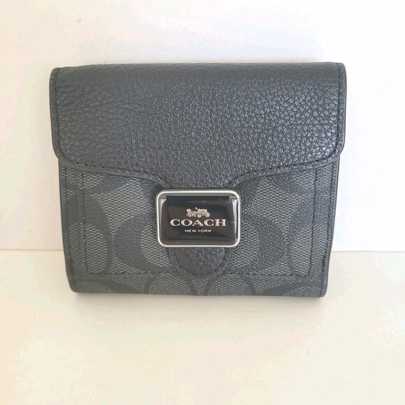 Coach Pepper Wallet In Signature Black Gray Compact Bifold Crossgrain Logo - Picture 1 of 8